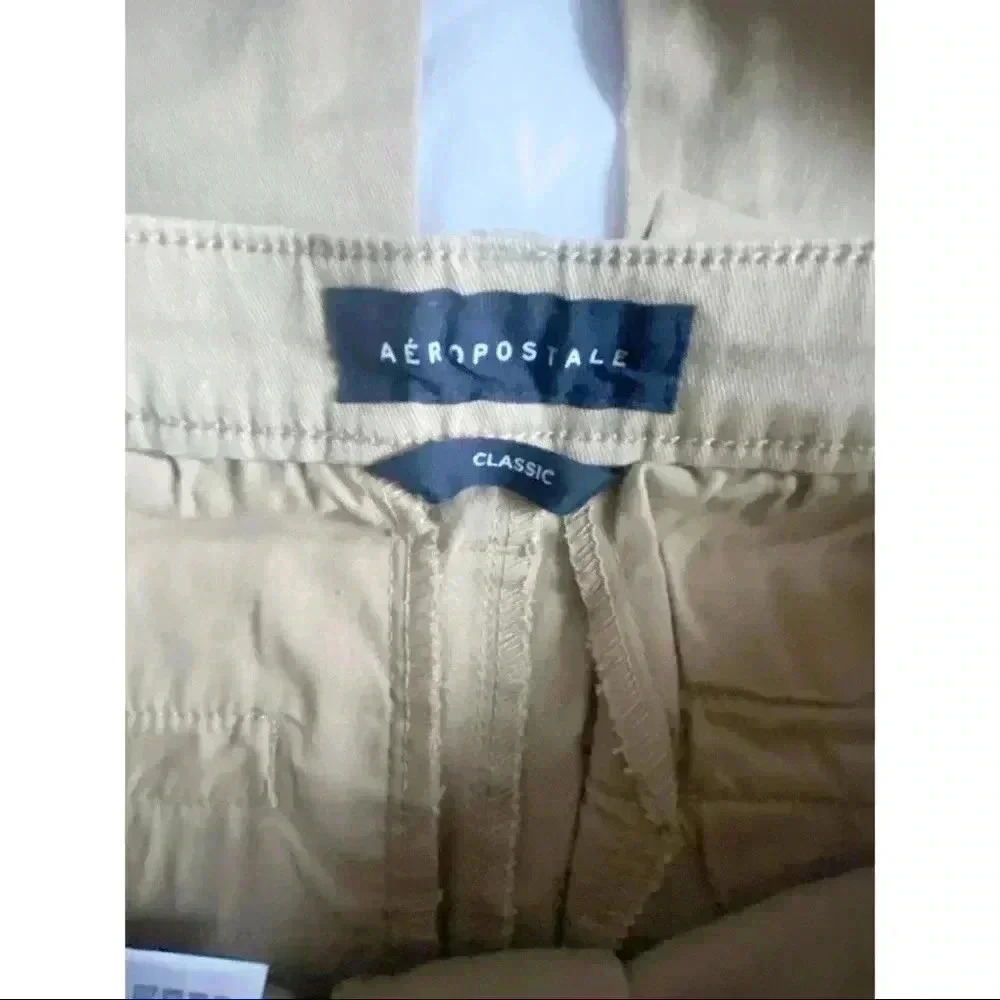 Aeropostal, Khaki Classic Fit pants, 2 short - Picture 4 of 4